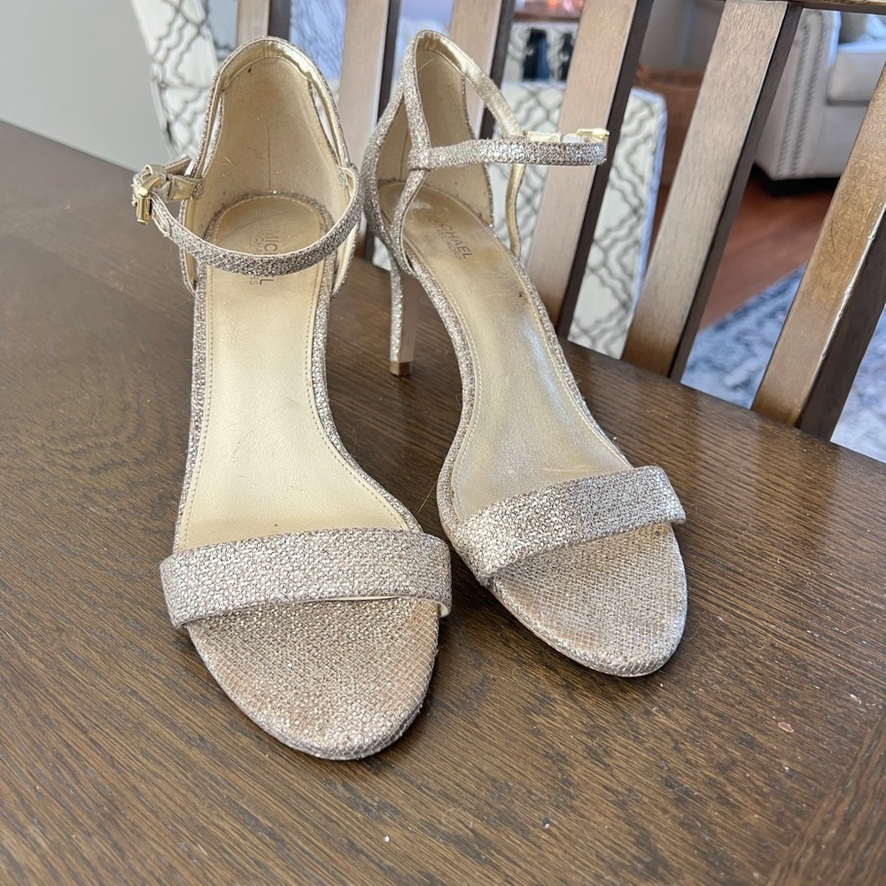 ✨MICHAEL KORS✨ gold glitter Heels